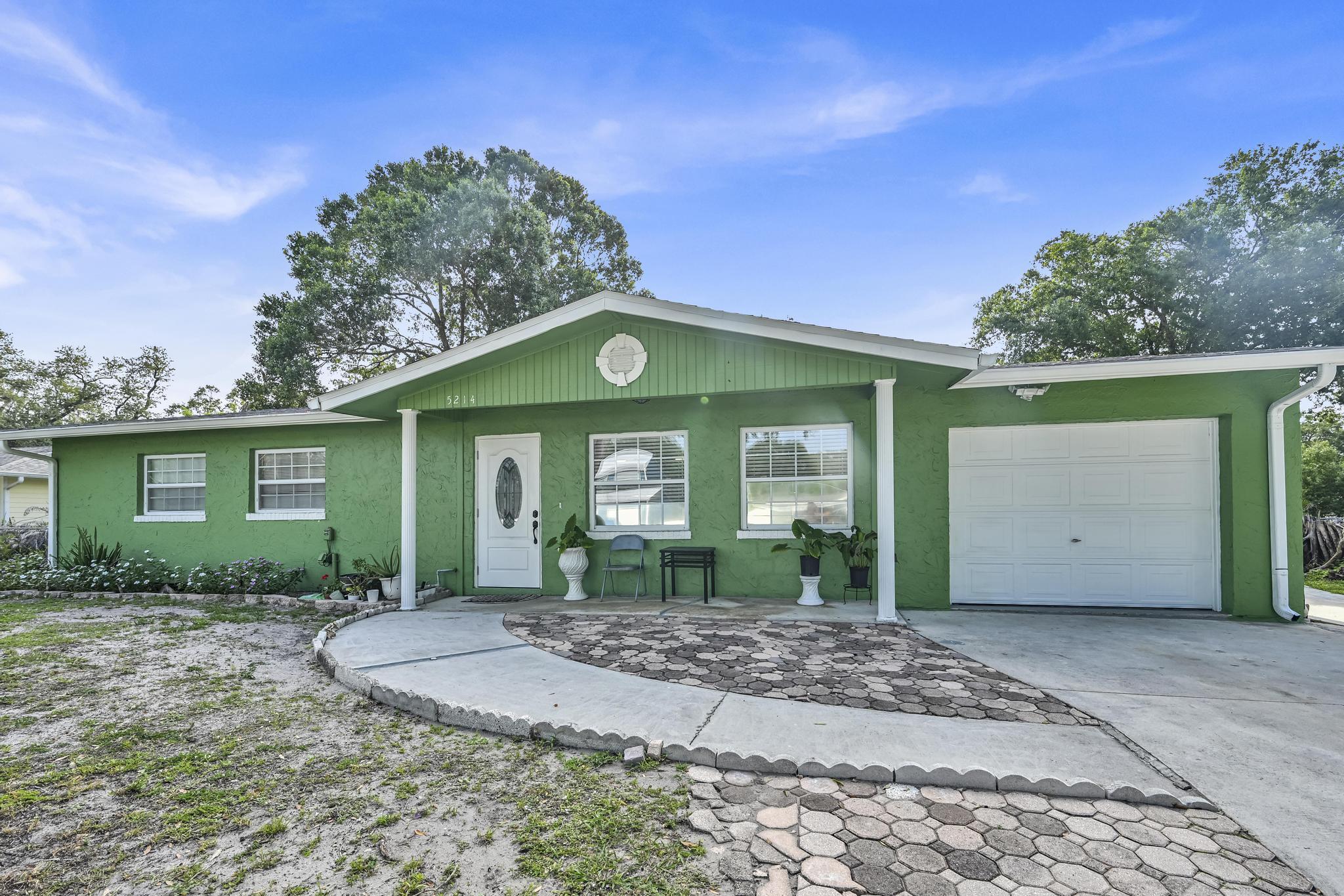 5214 Bowling Green Drive