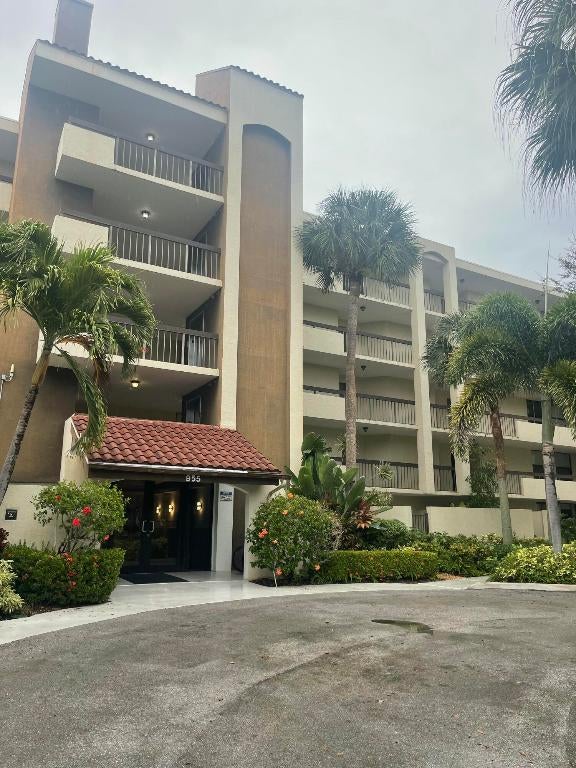 955 Egret Circle