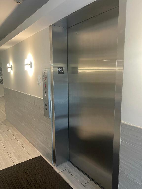 955 Egret Circle 411