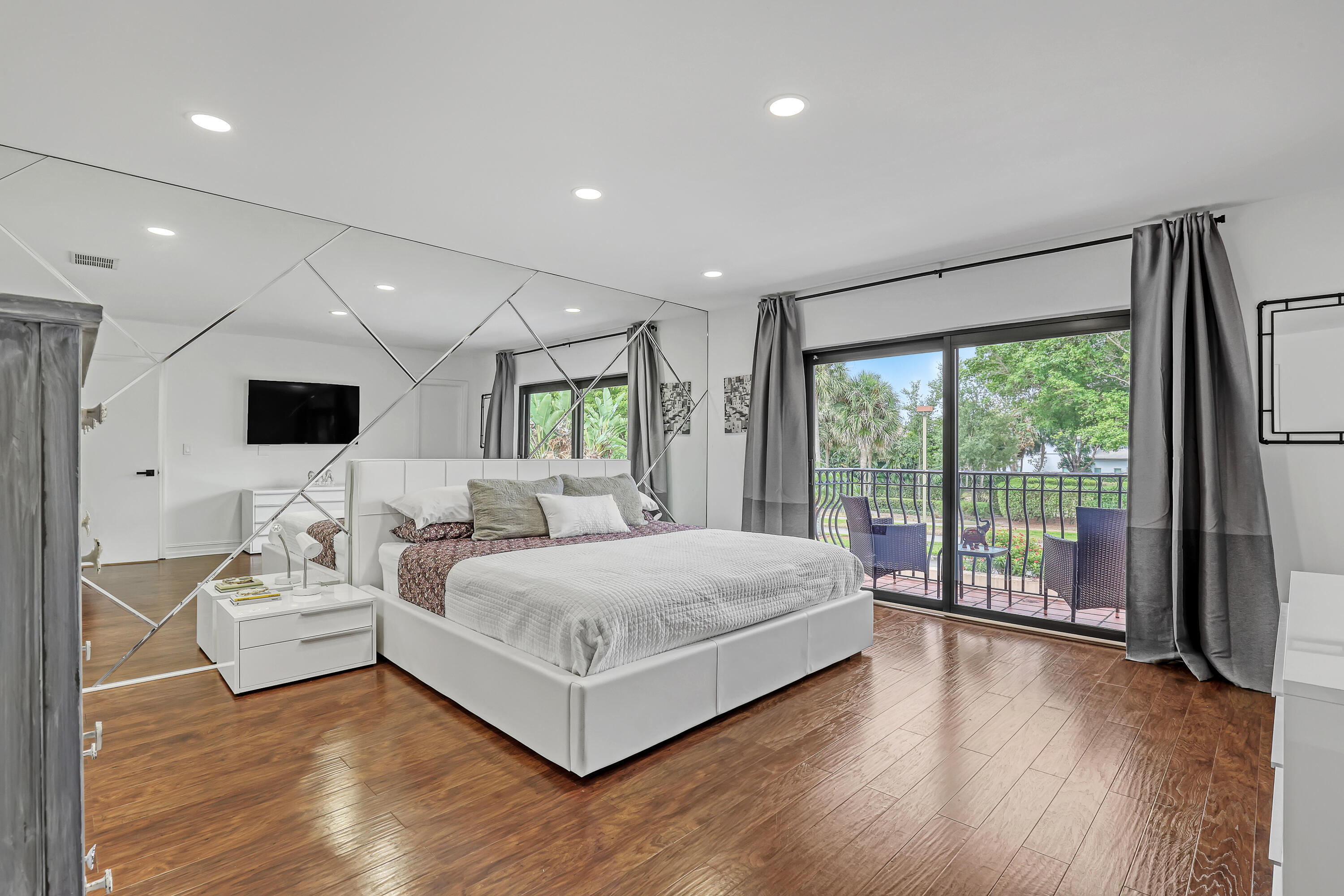 VILLA FLORA AT BOCA POINTE - Residential