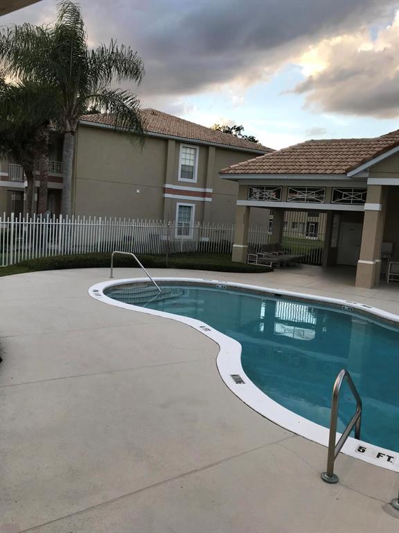 OSPREY COVE AT THE OAKS CONDO PH 10 - Residential