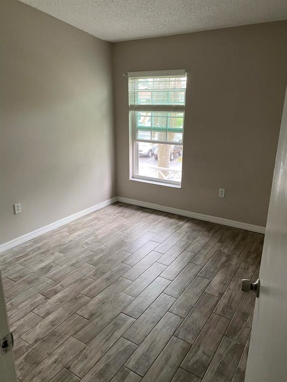 OSPREY COVE AT THE OAKS CONDO PH 10 - Residential