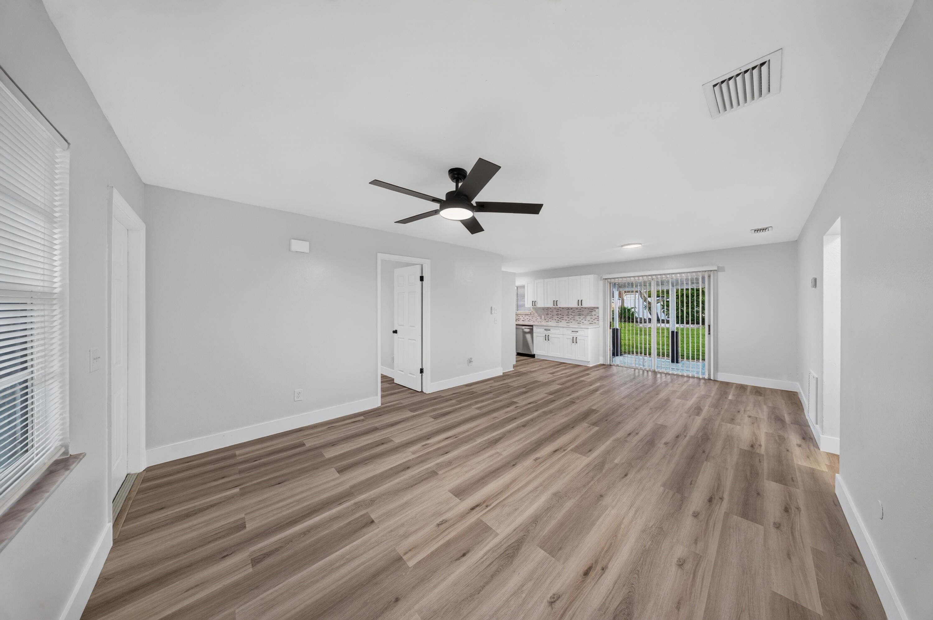 2557 SE Robin Circle