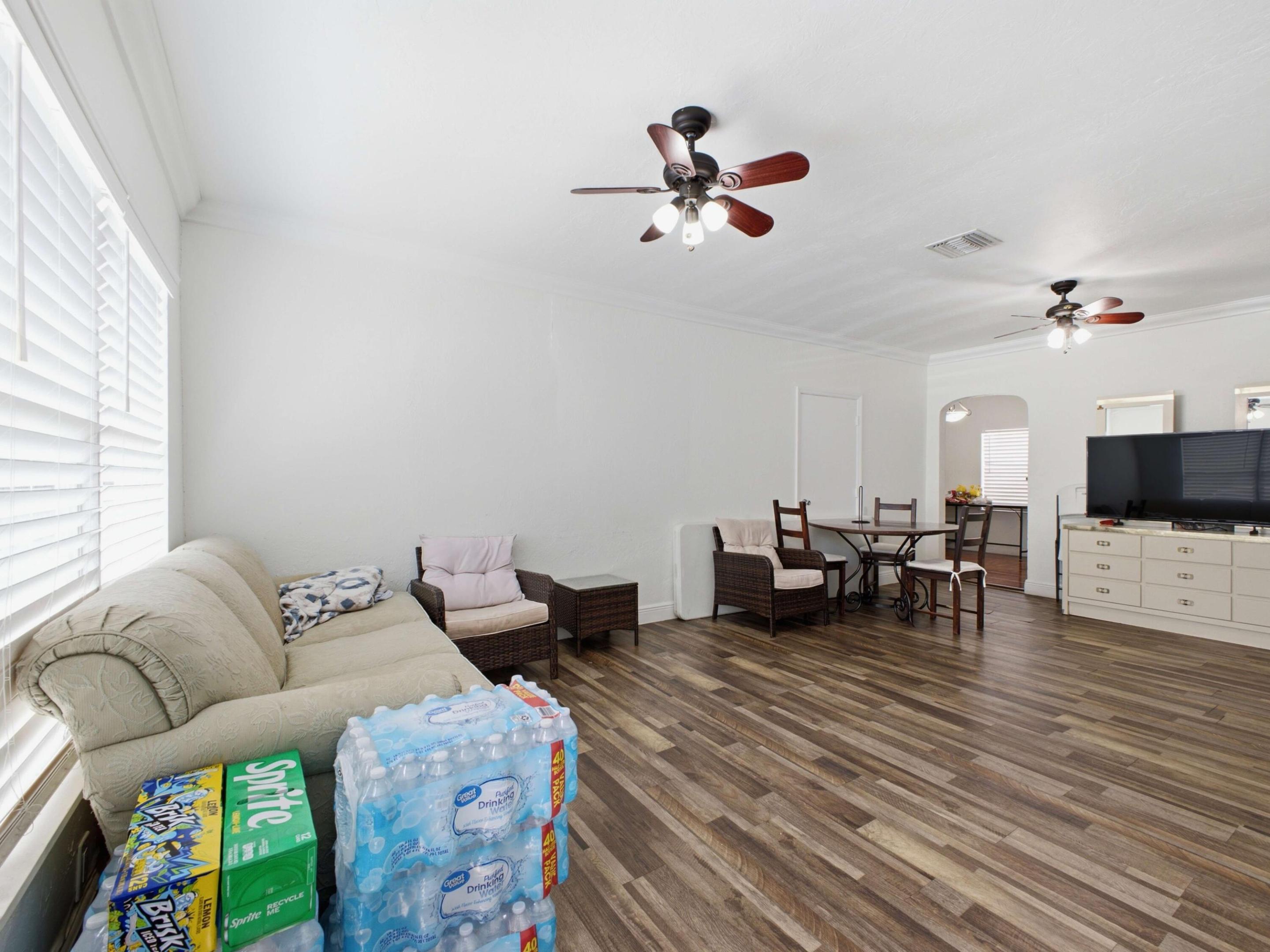 801 HAMPTON Road
