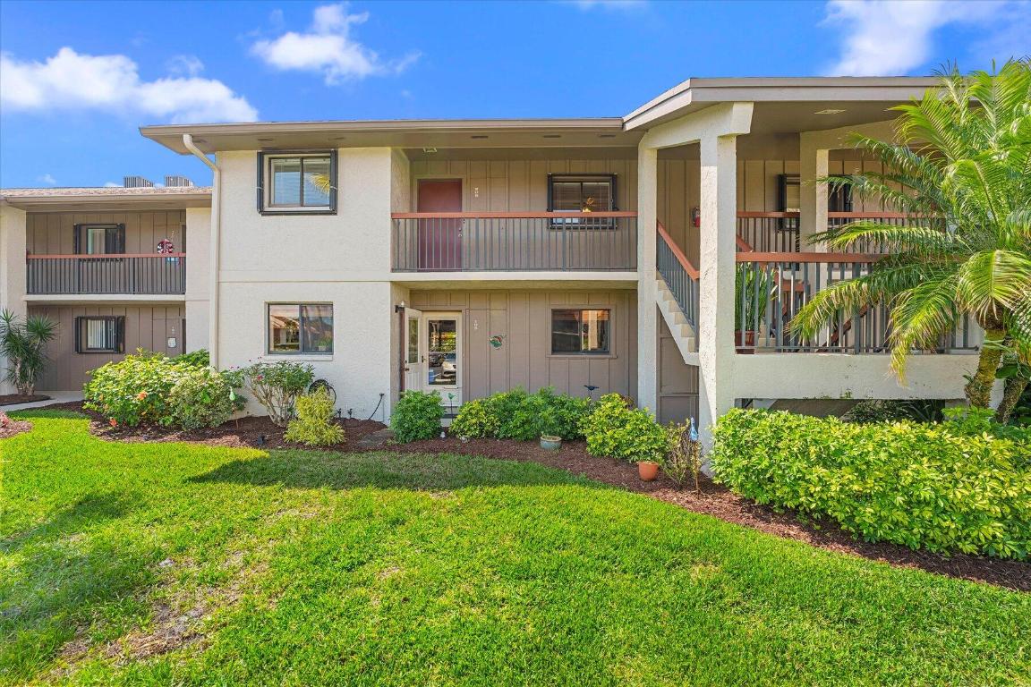 1600 NE Dixie Highway 10-205