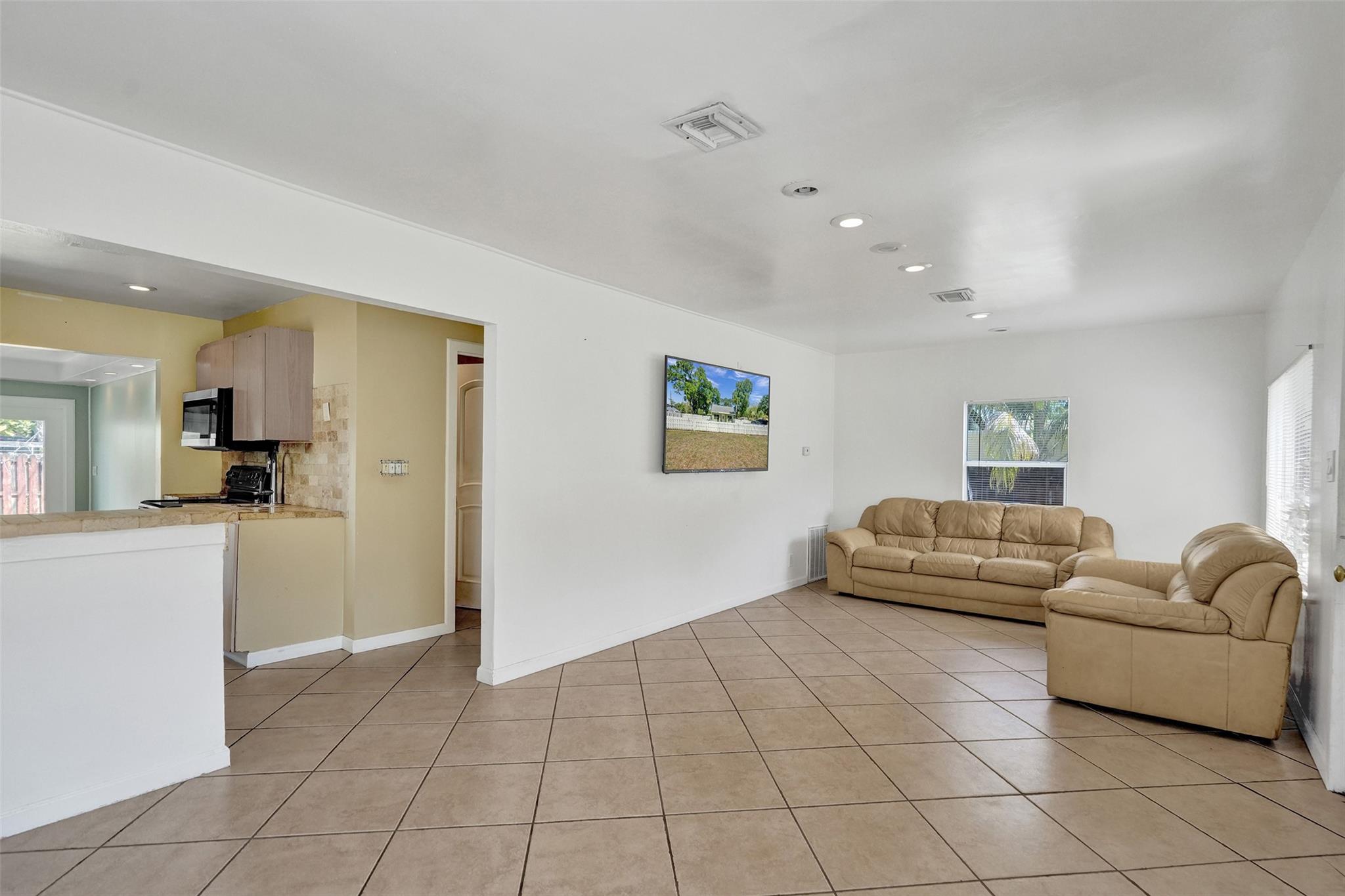 1431 SW 27th Ct