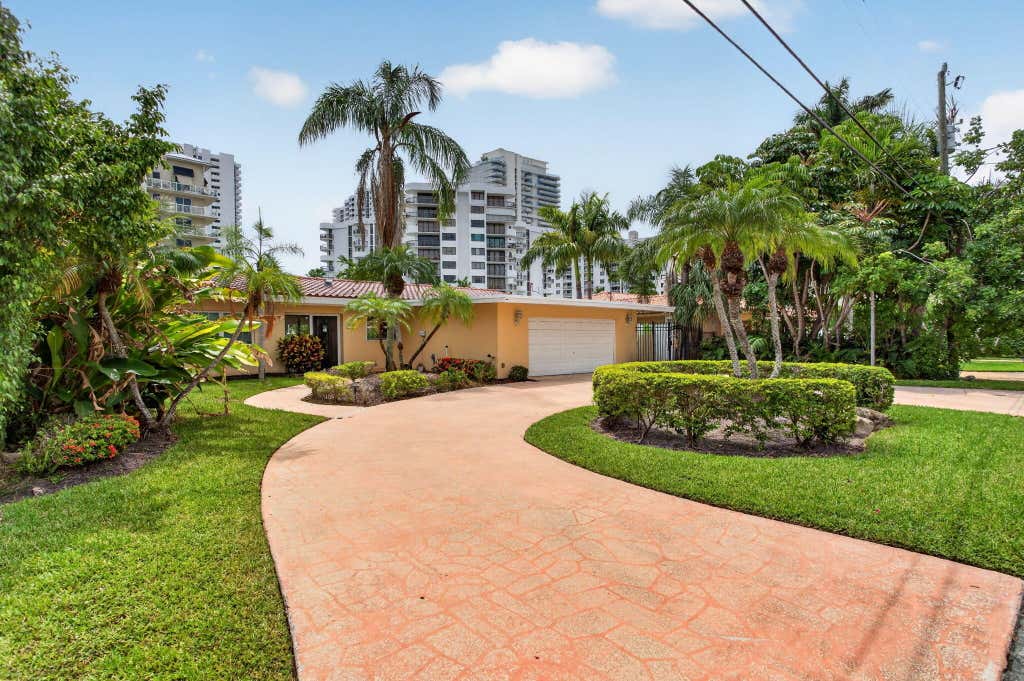 Photo of 1390 E Terra Mar Drive, Pompano Beach, FL 33062 (MLS # B26059616)