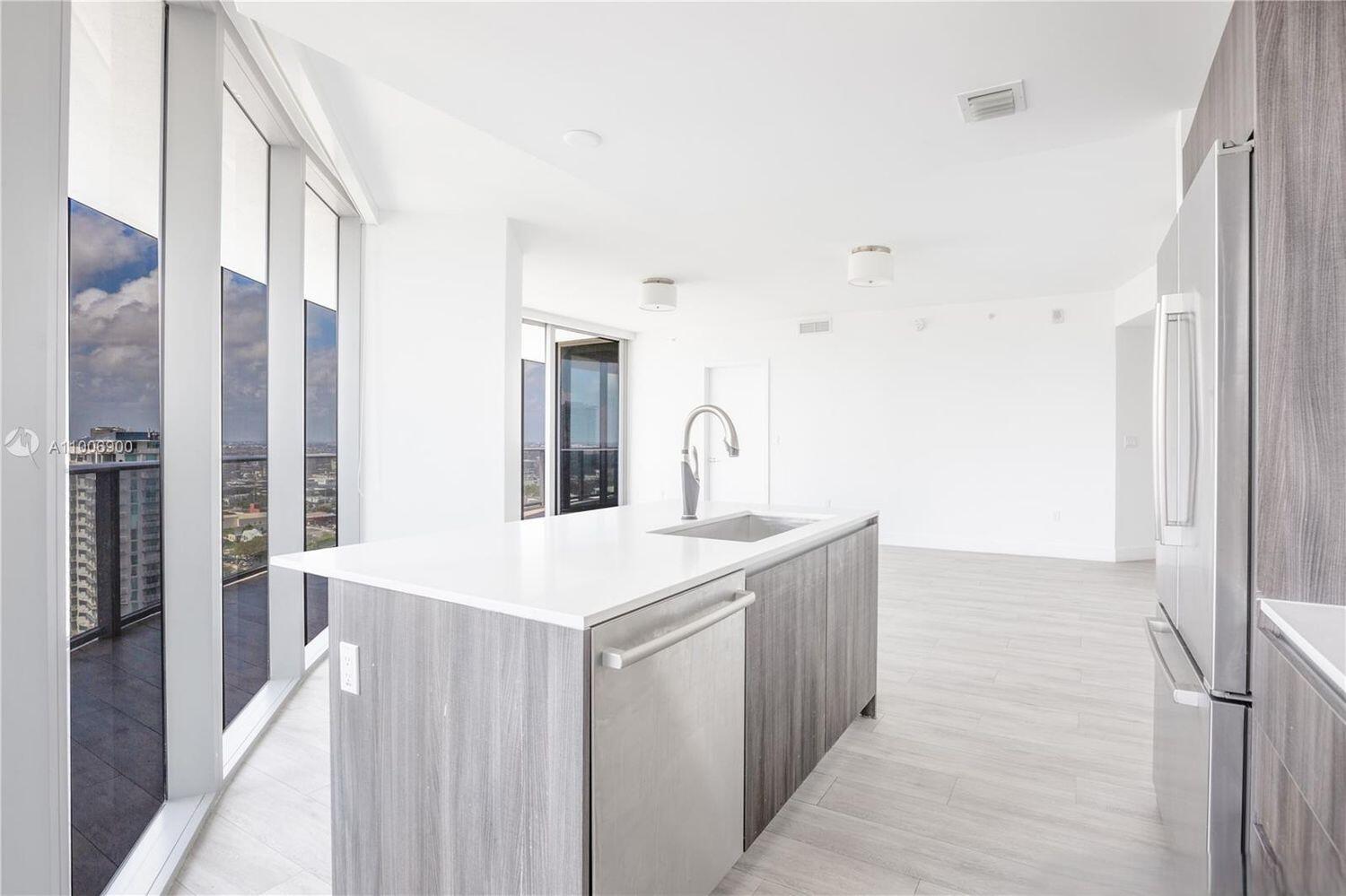 488 NE 18TH Street 2200