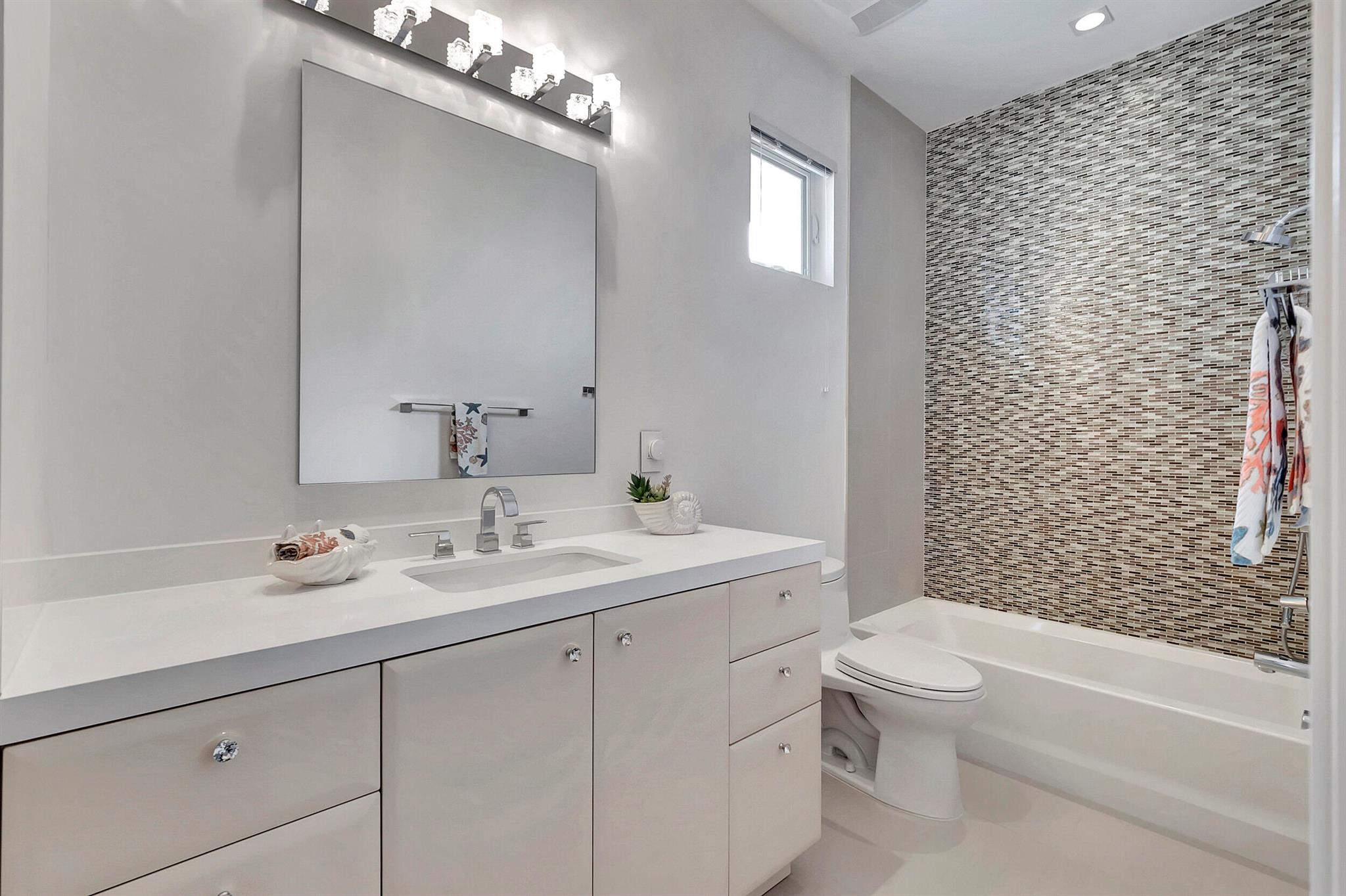 Boca Marina Yacht Club - Residential