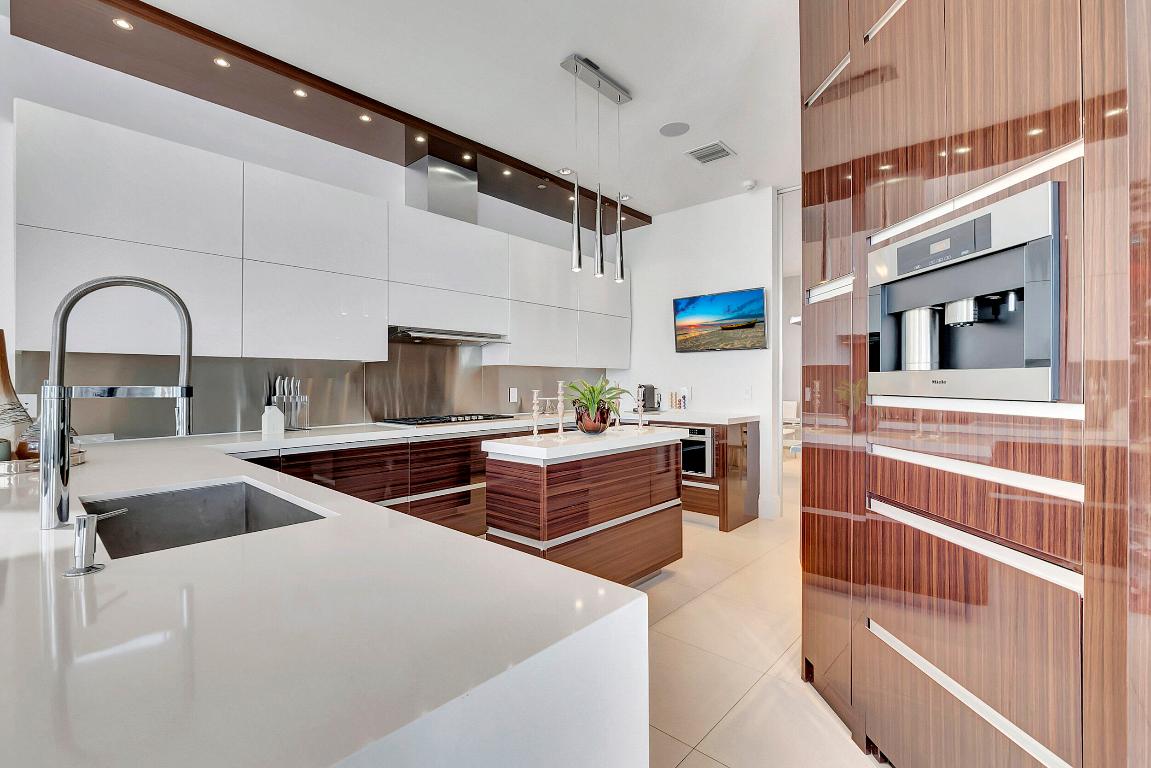 Boca Marina Yacht Club - Residential