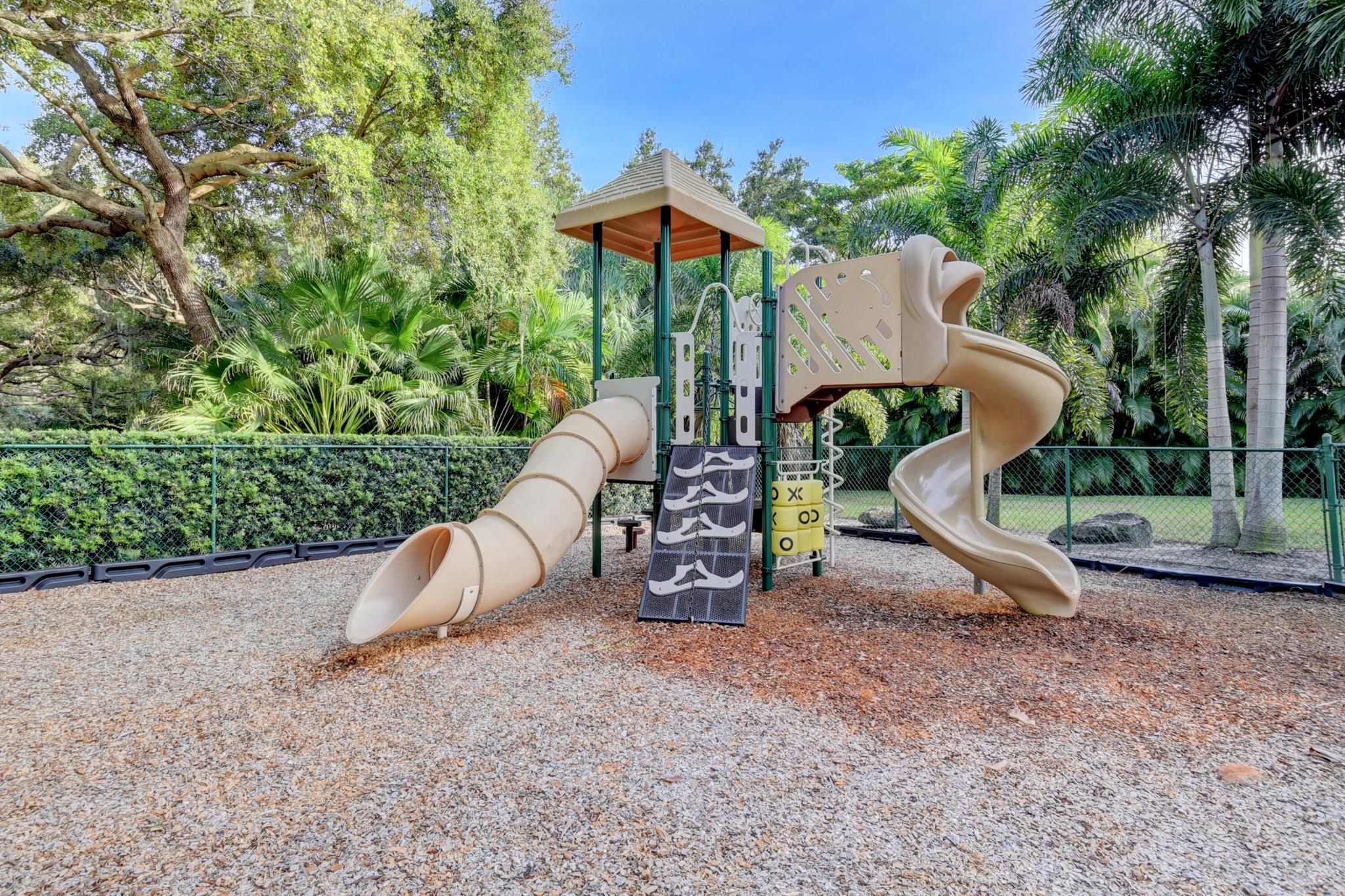 Boca Marina Yacht Club - Residential