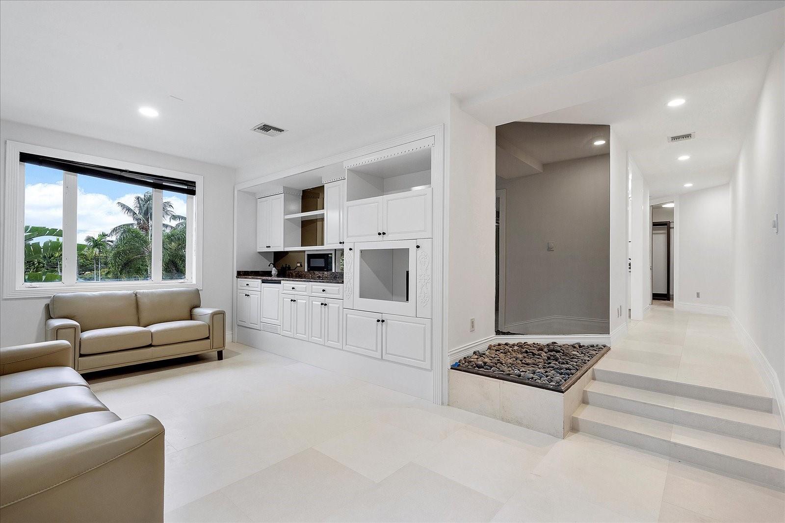 Riviera 6-17 B - Residential Lease