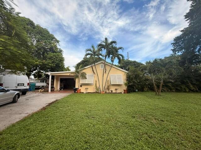 Photo of 520 NW 7TH Street, Boynton Beach, FL 33426 (MLS # B26072718)