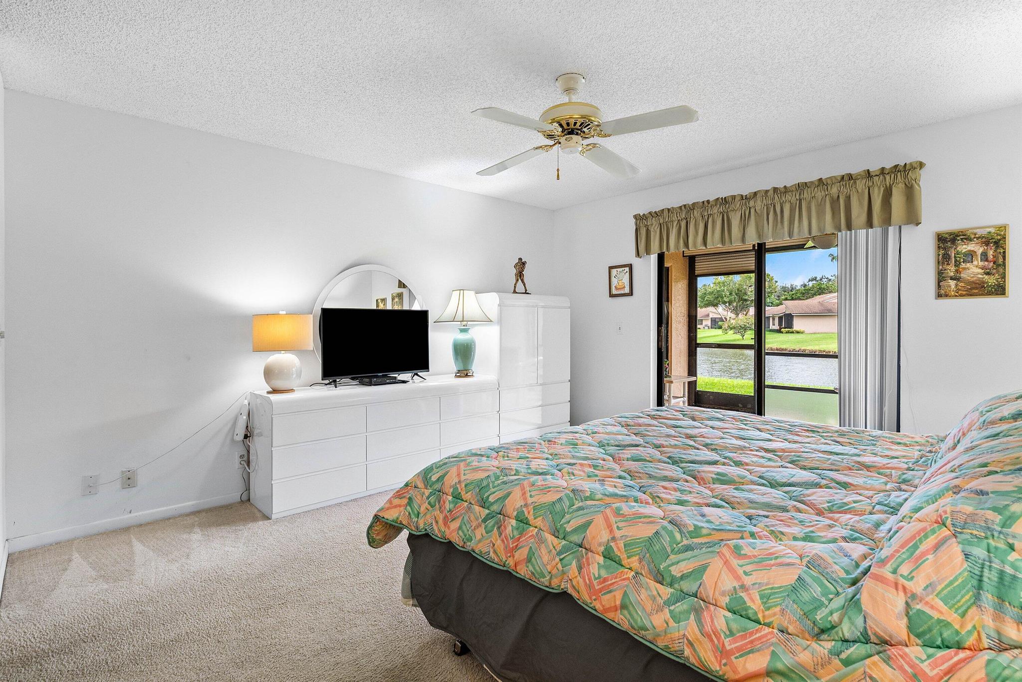 WHISPER WALK SEC E CONDO - Residential