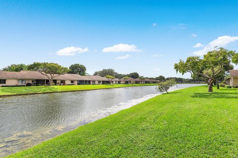 8282 Springlake Drive Boca Raton FL 33496