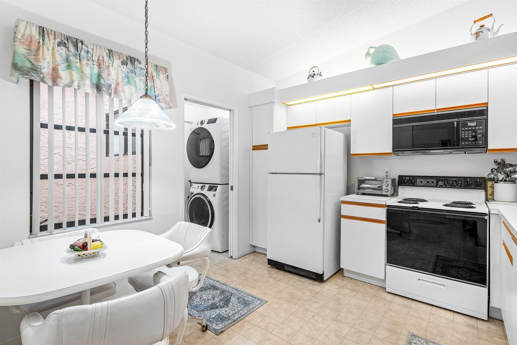 WHISPER WALK SEC E CONDO - Residential