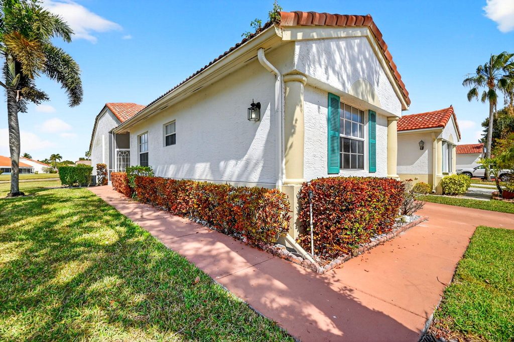 Photo of 6143 Floral Lakes Drive, Delray Beach, FL 33484 (MLS # R11163510)