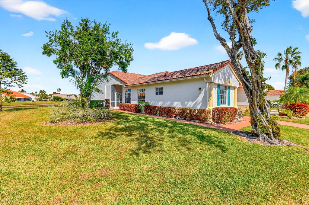 Photo of 6143 Floral Lakes Drive, Delray Beach, FL 33484 (MLS # R11163510)