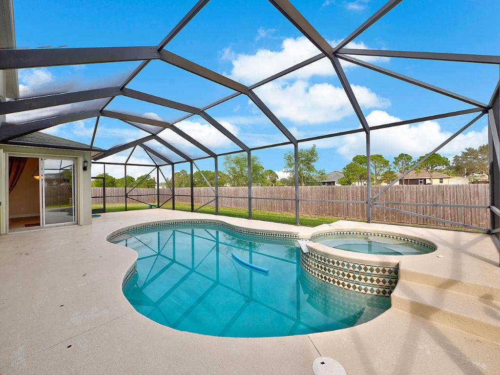 PORT ST LUCIE SECTION 46 1ST REPLAT - Residential