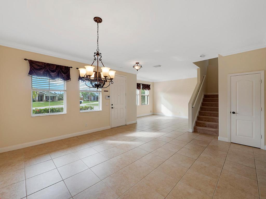 PORT ST LUCIE SECTION 46 1ST REPLAT - Residential