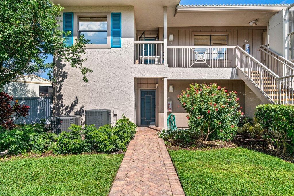 Photo of 17 Eastgate Drive #A, Boynton Beach, FL 33436 (MLS # R11065880)