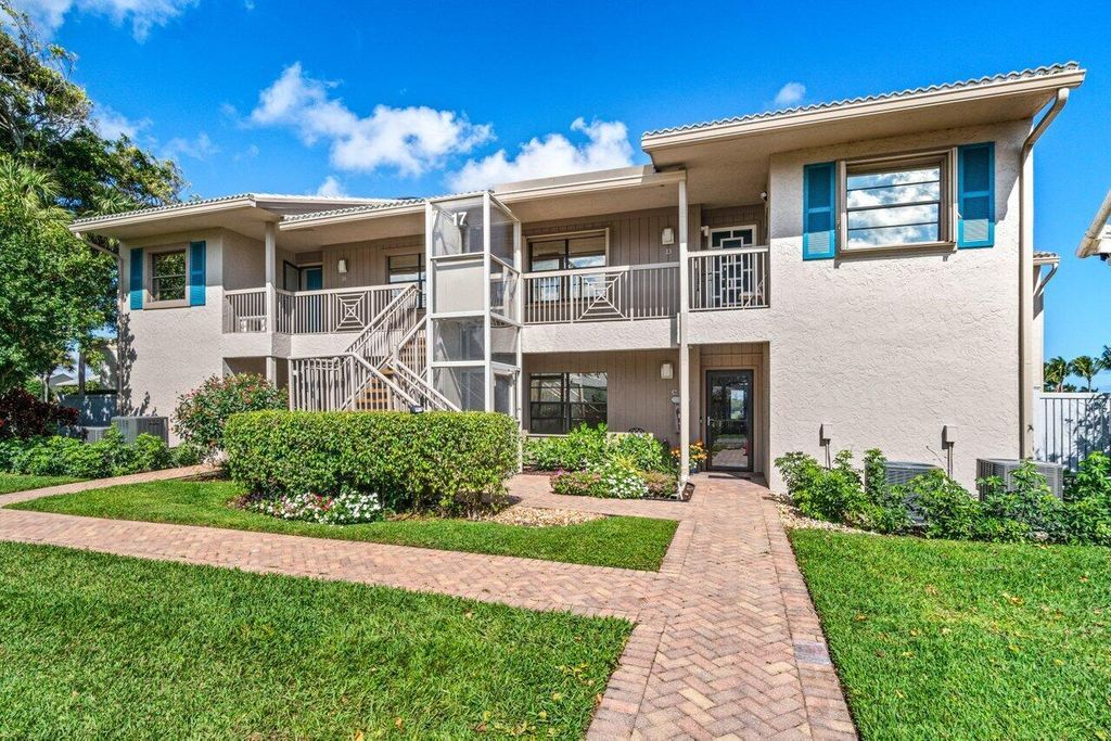 Photo of 17 Eastgate Drive #A, Boynton Beach, FL 33436 (MLS # R11065880)