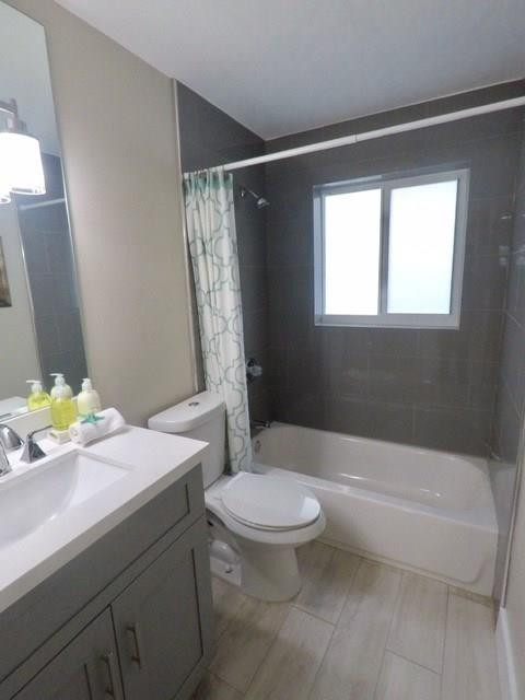 Cresthaven 5 40-4 B - Residential