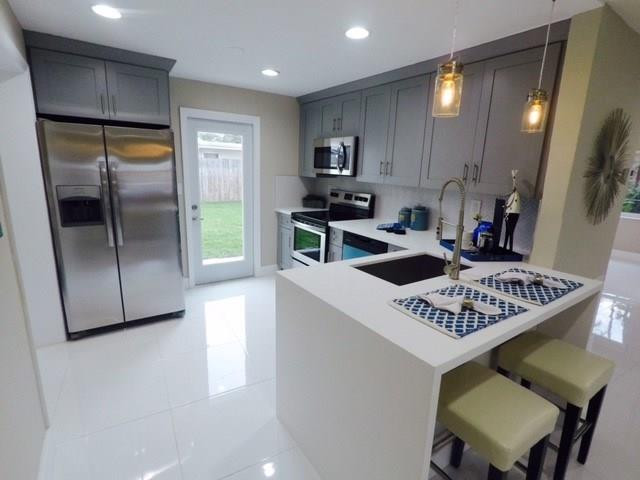 Cresthaven 5 40-4 B - Residential