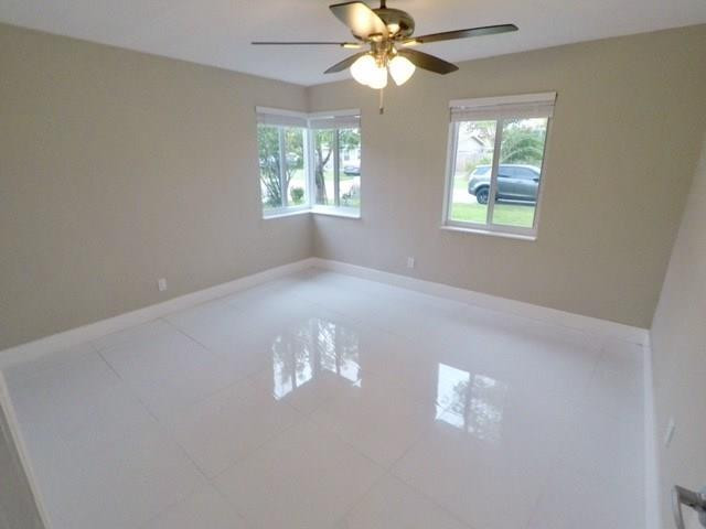 Cresthaven 5 40-4 B - Residential
