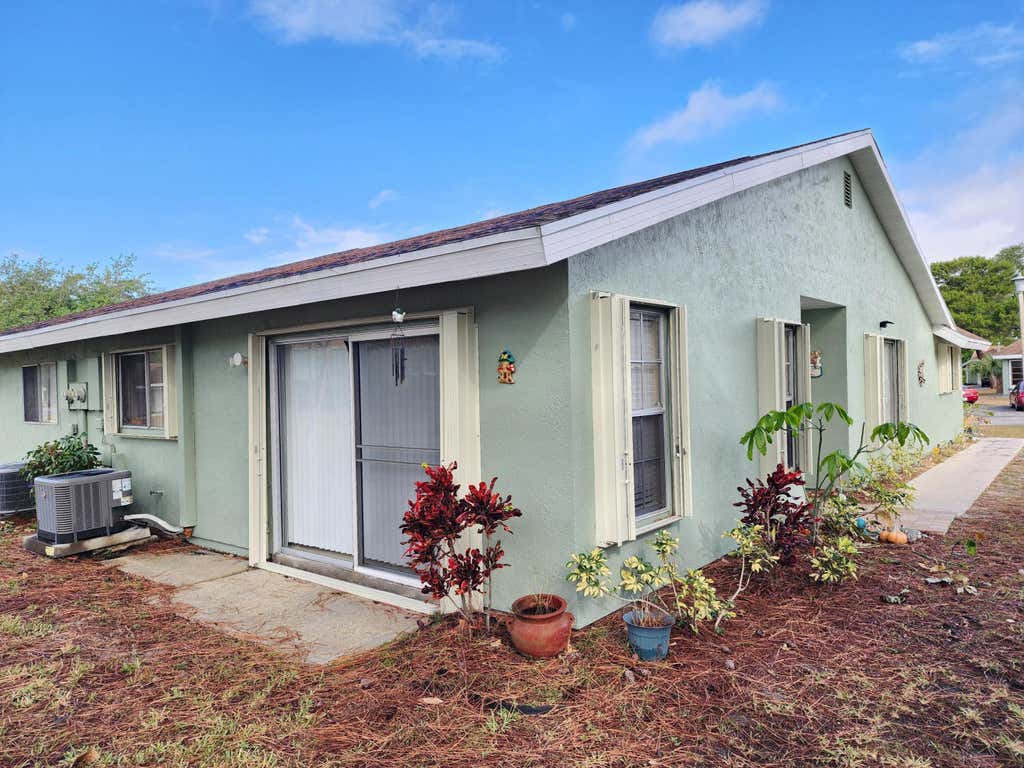 Photo of 1362 SE La Haven Court, Port Saint Lucie, FL 34952 (MLS # R11028273)