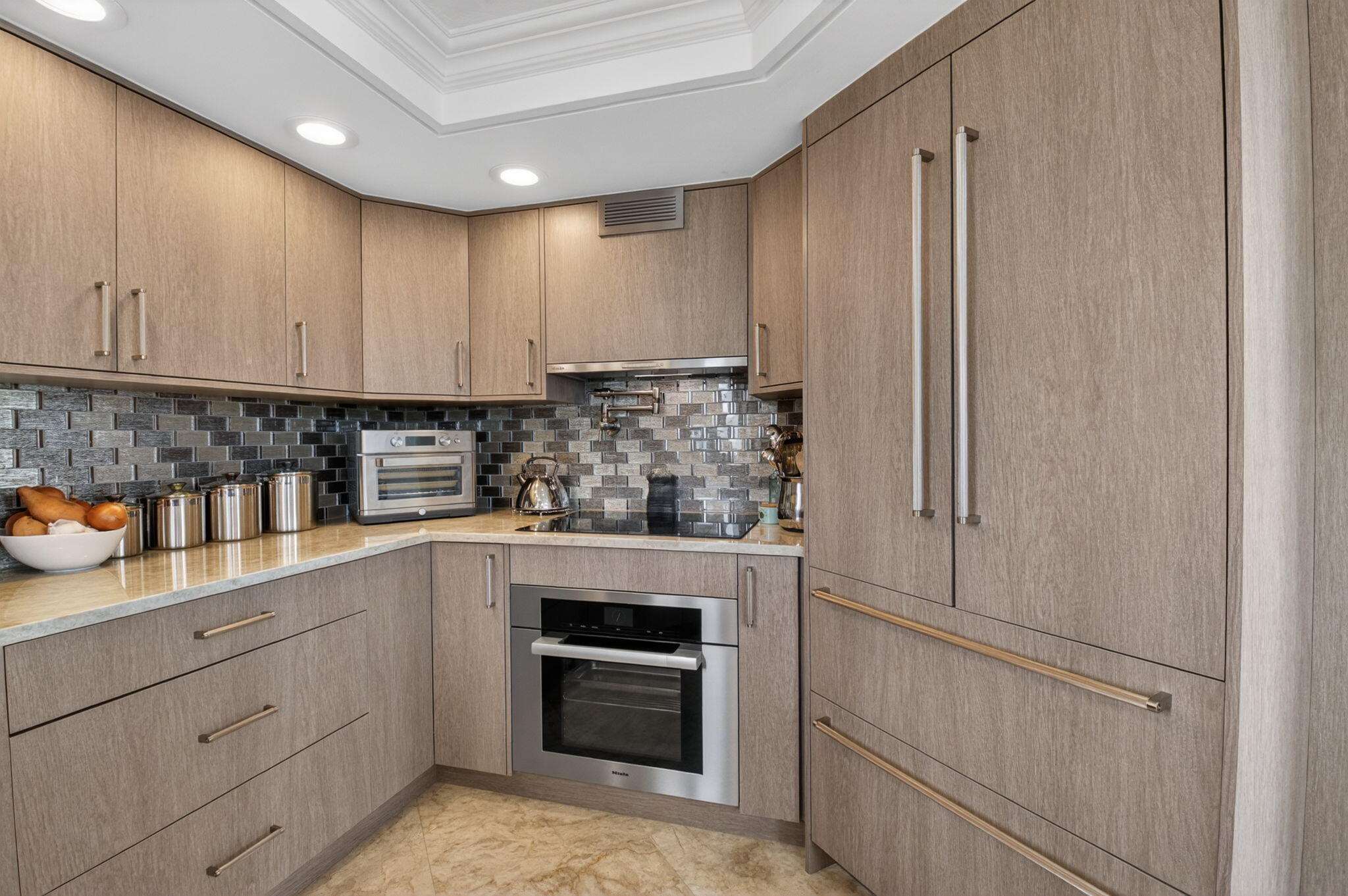 MIZNER COURT - Residential