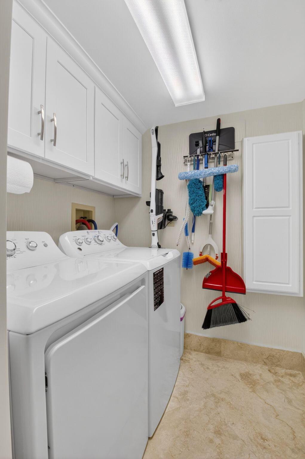 MIZNER COURT - Residential