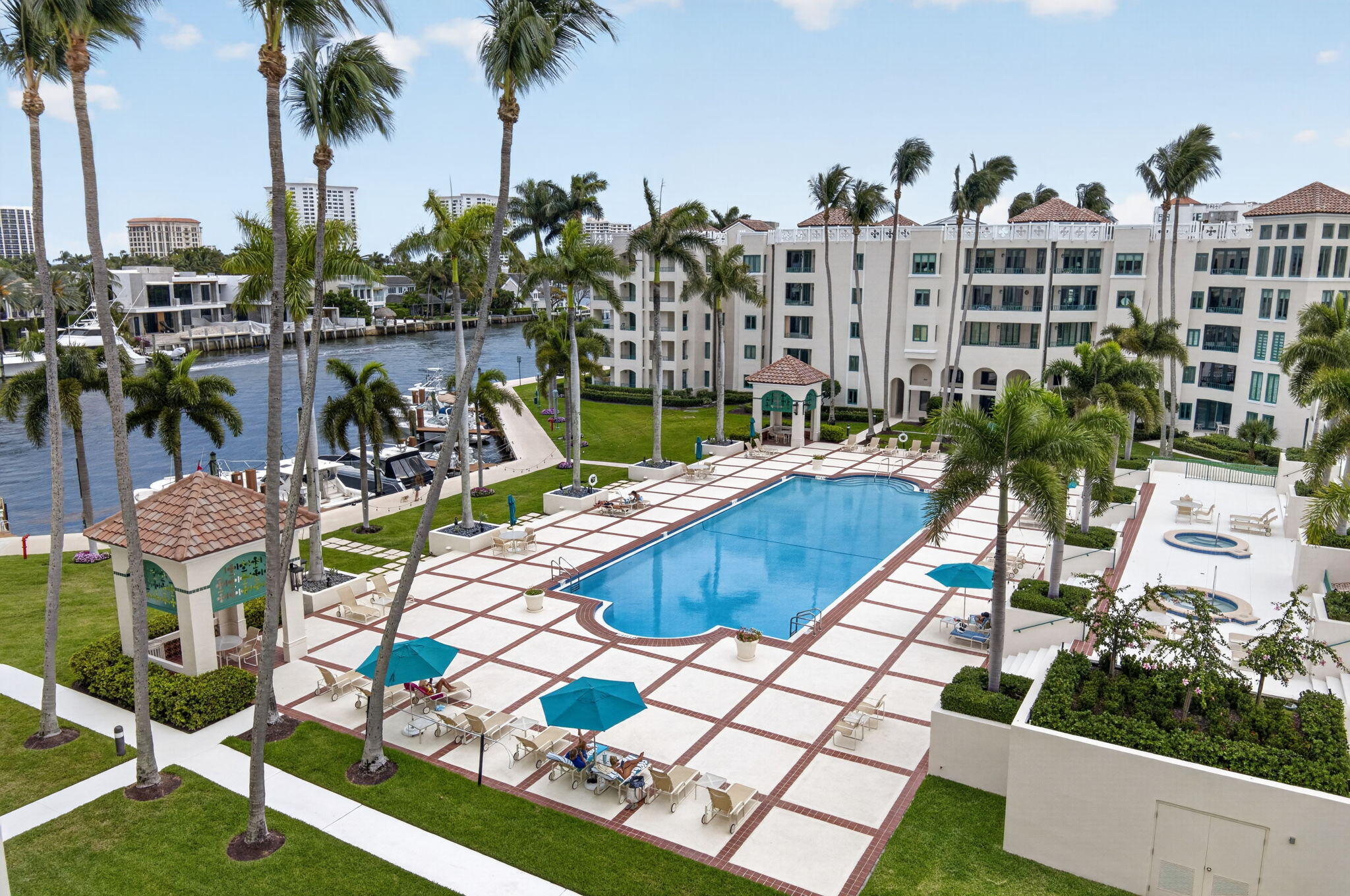 MIZNER COURT - Residential