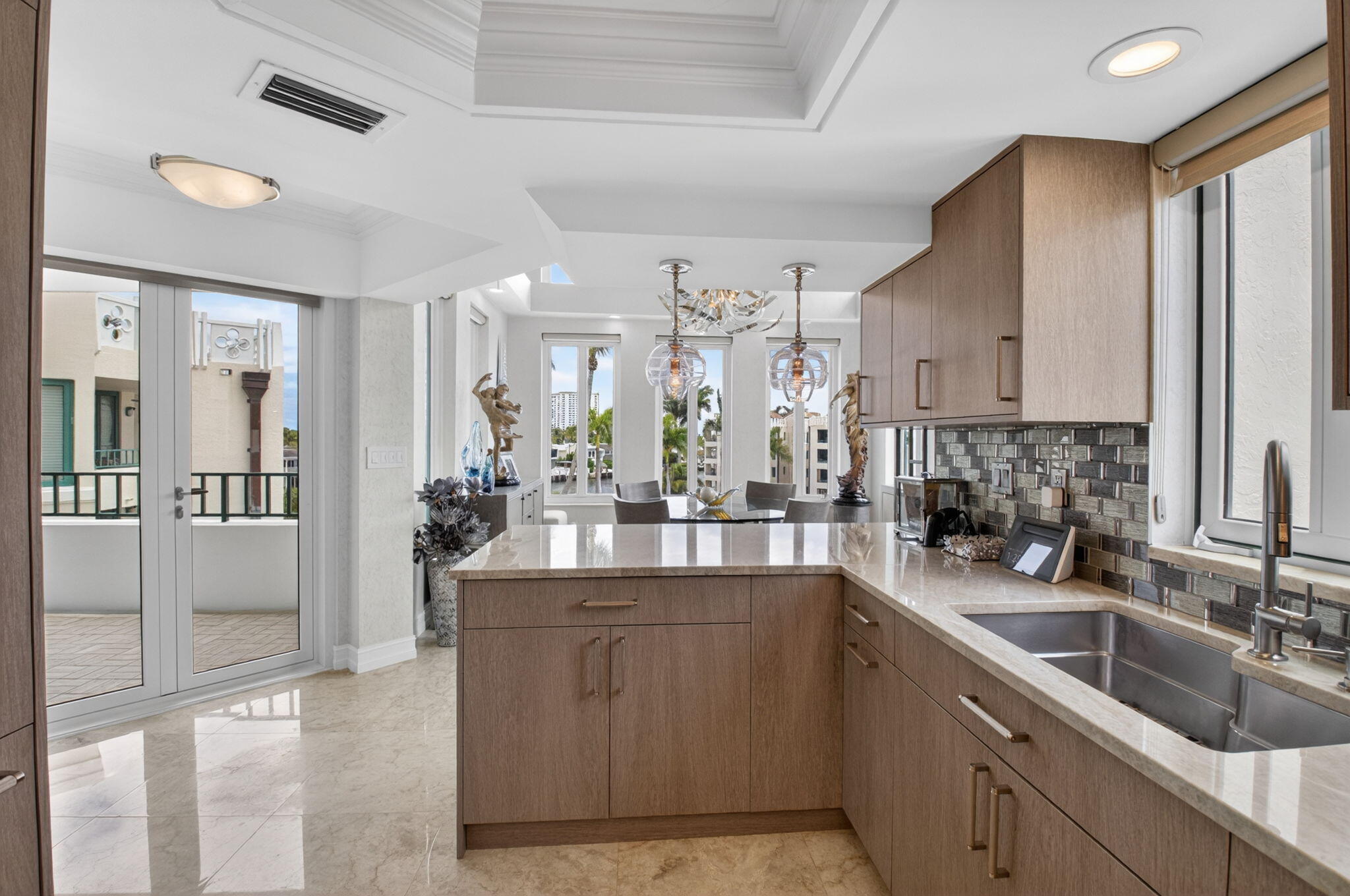 MIZNER COURT - Residential