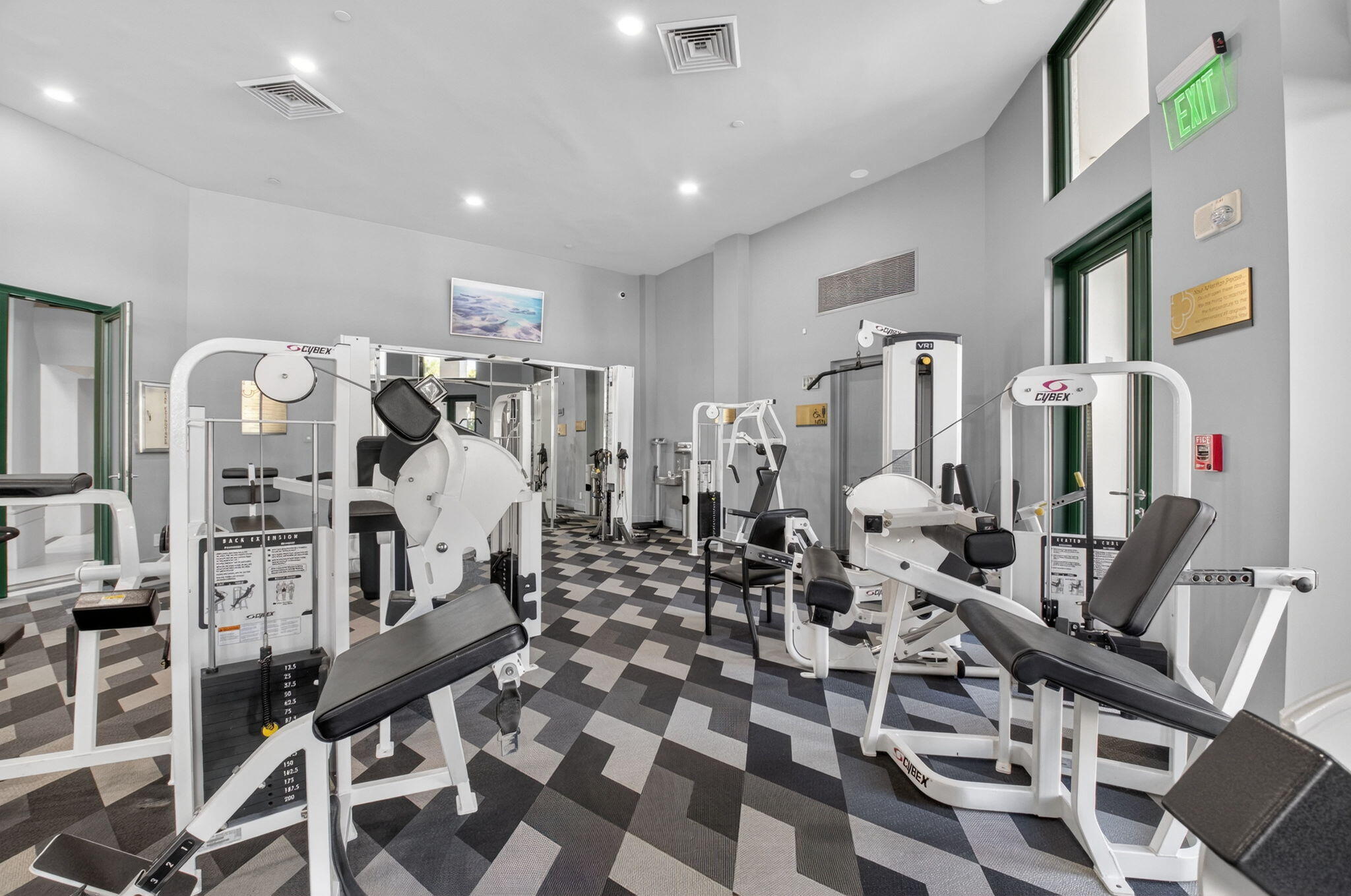 MIZNER COURT - Residential