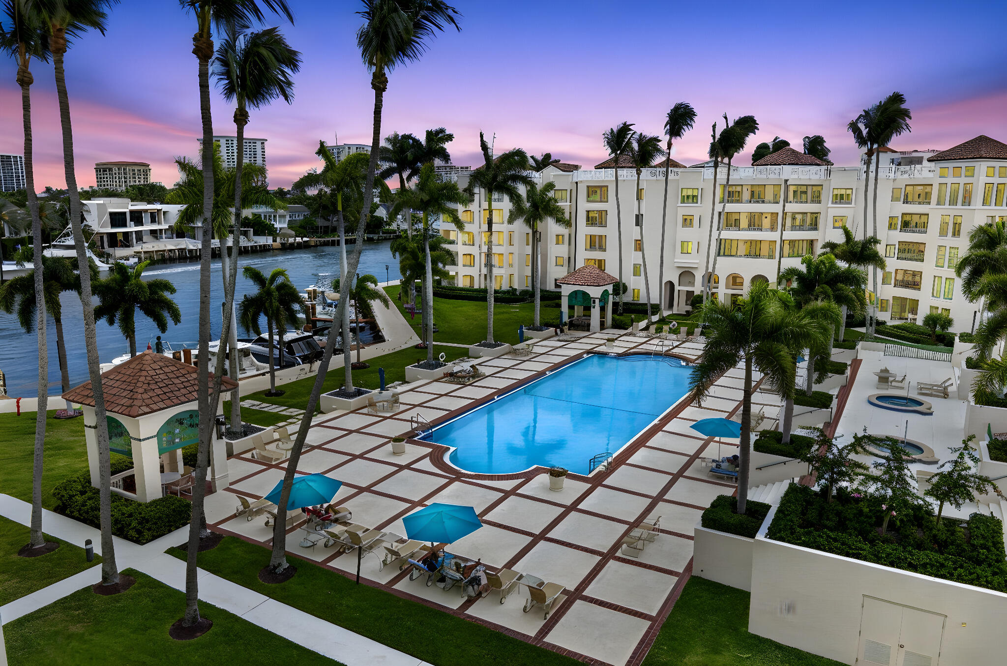 MIZNER COURT - Residential