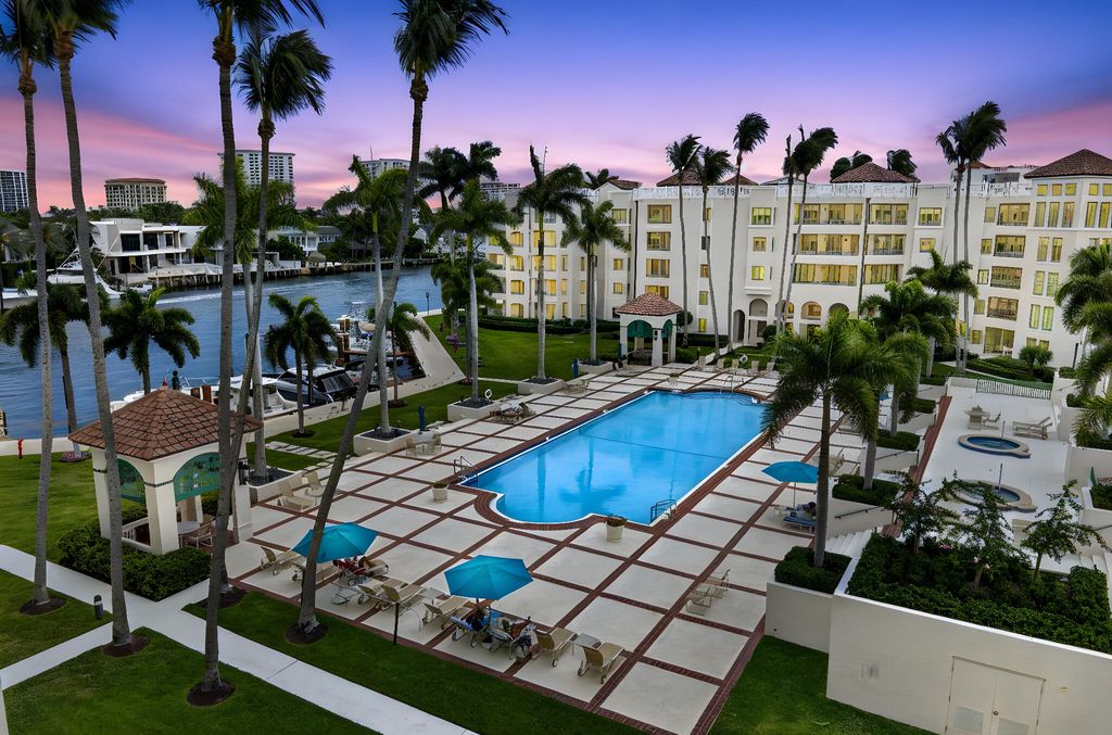 Photo of 100 SE 5th Avenue #Ph 7, Boca Raton, FL 33432 (MLS # B26016793)