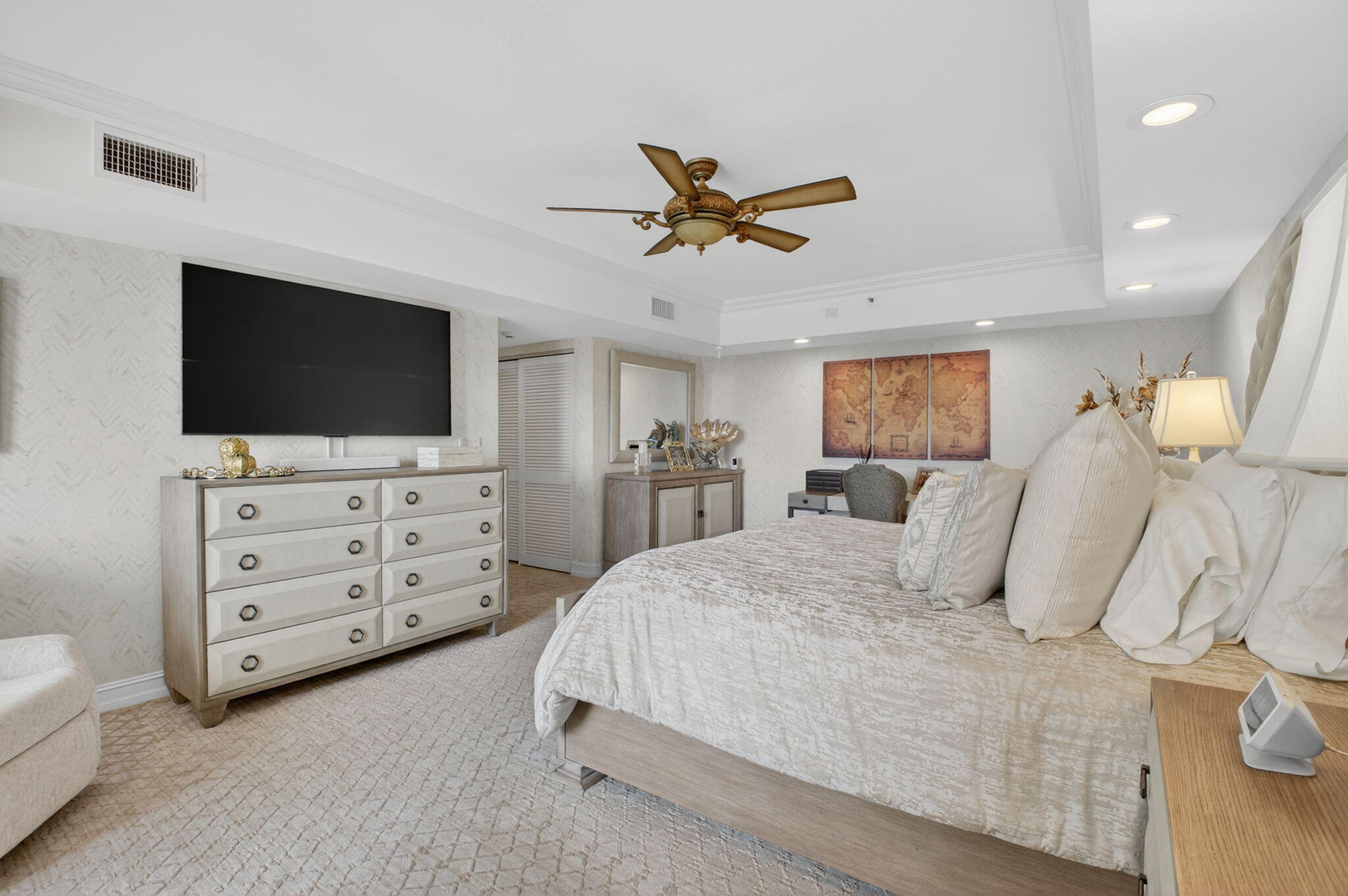 MIZNER COURT - Residential