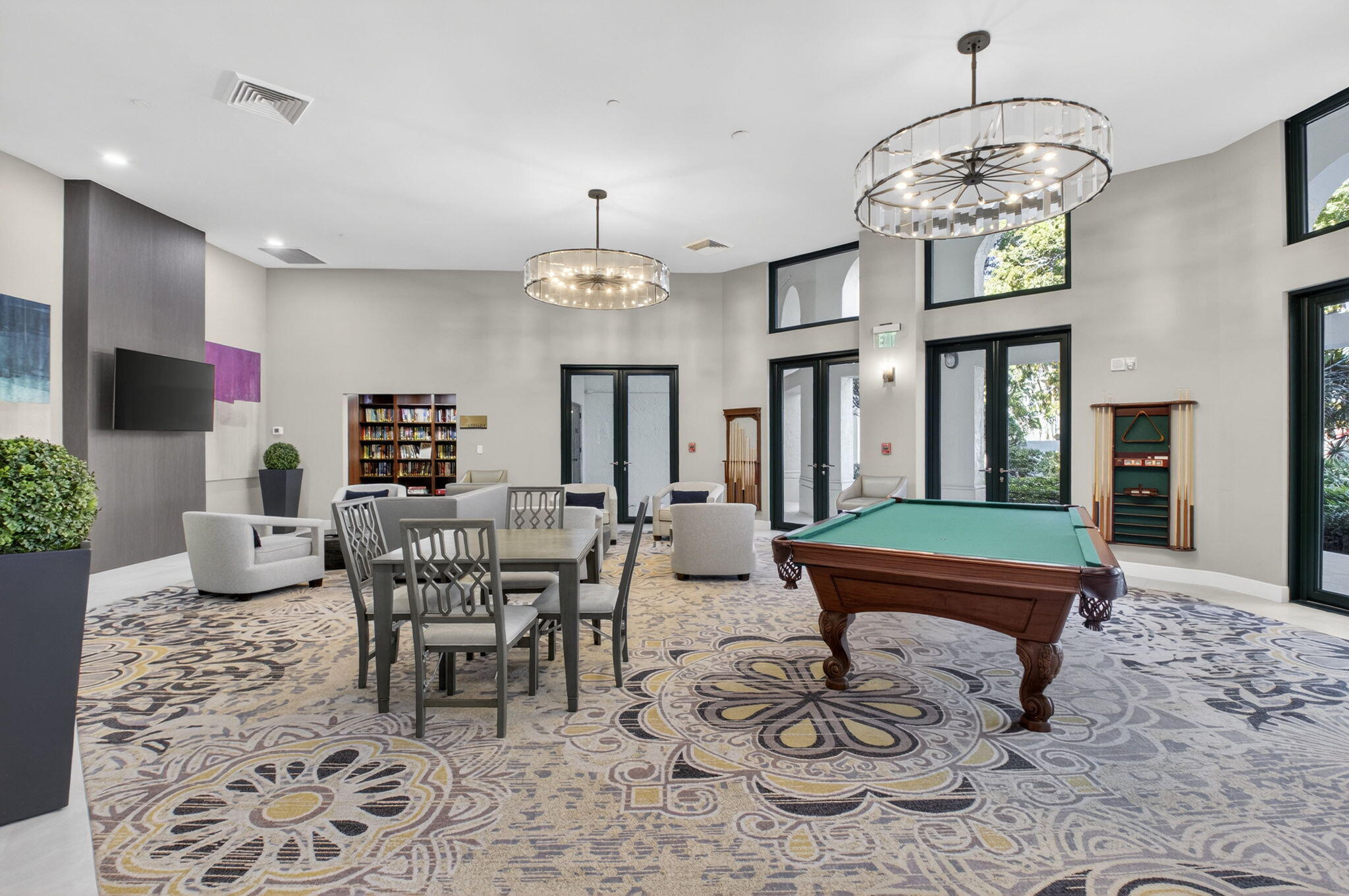 MIZNER COURT - Residential