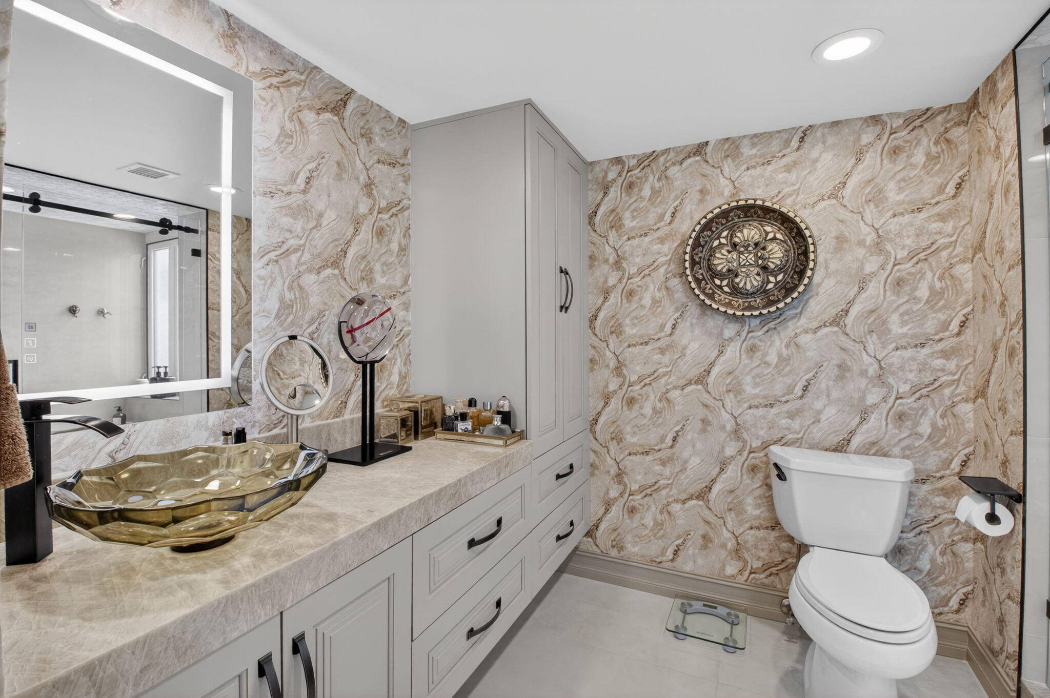 MIZNER COURT - Residential