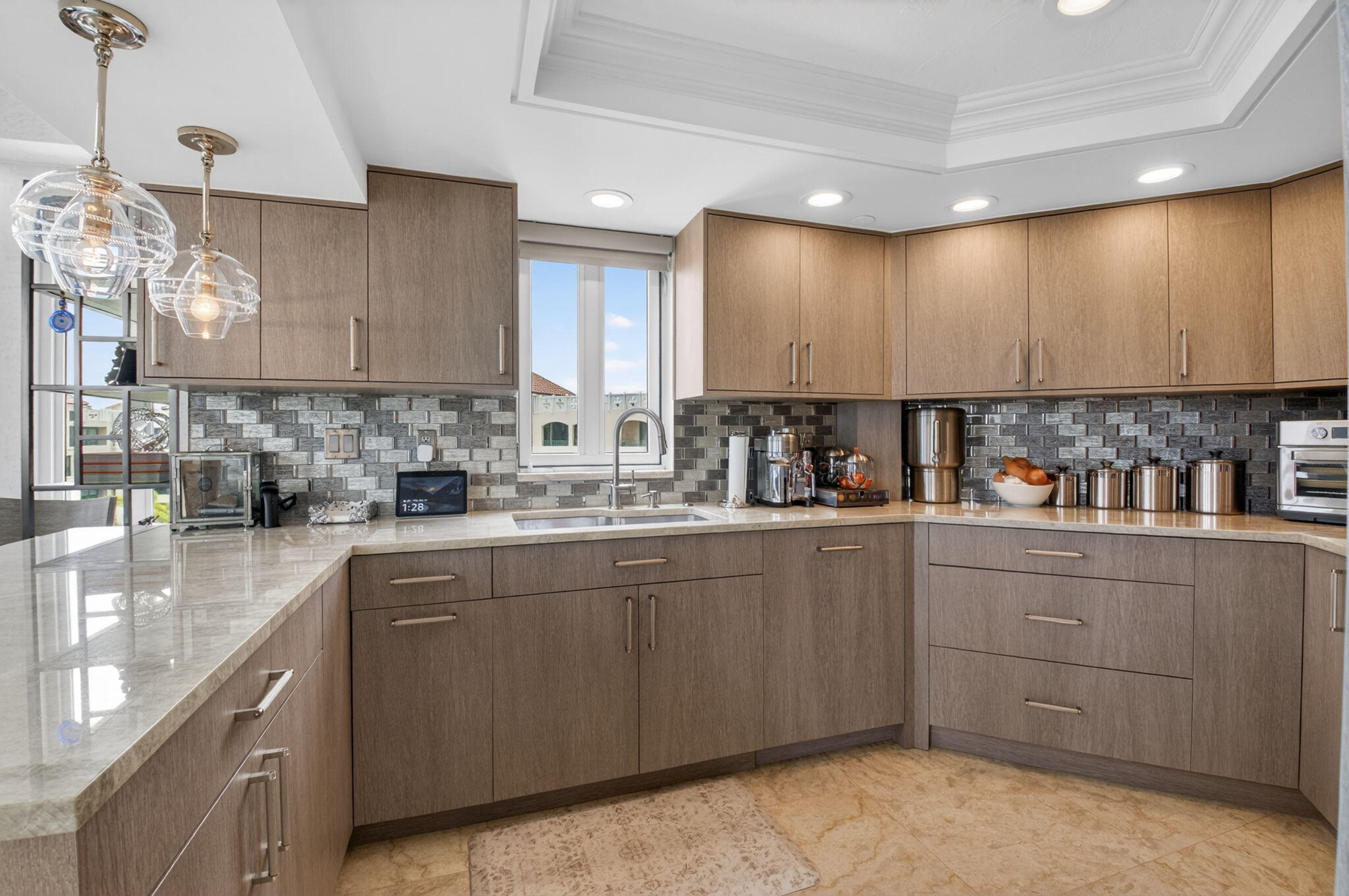 MIZNER COURT - Residential