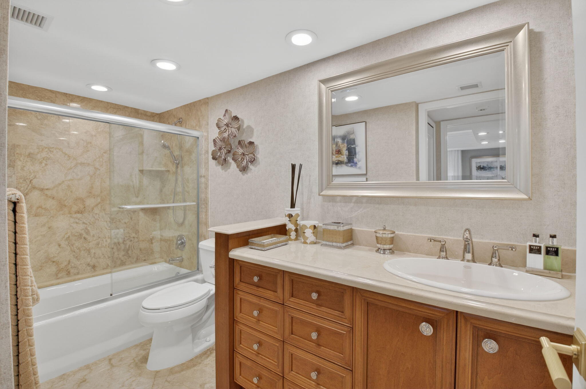 MIZNER COURT - Residential