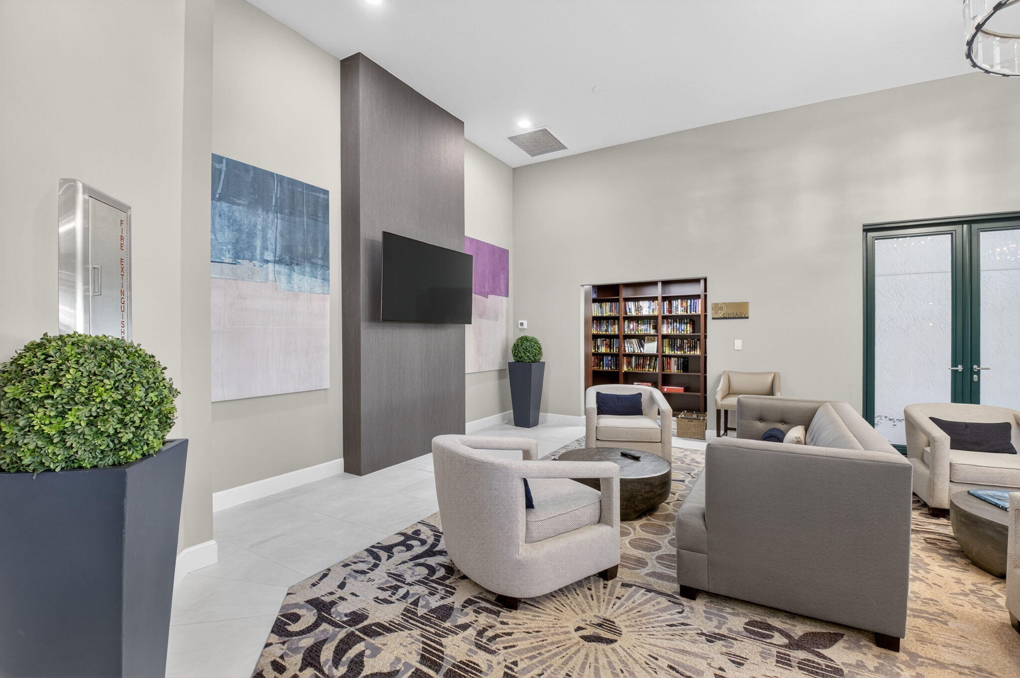 MIZNER COURT - Residential