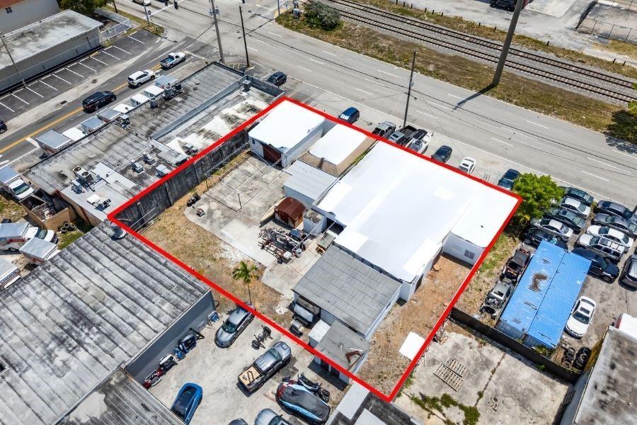 221 N Dixie Hwy
