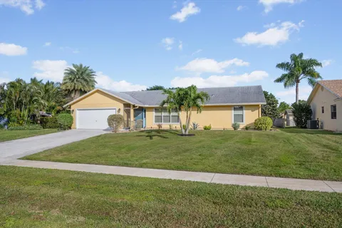 165 Cordoba Circle, Royal Palm Beach, FL MLS: R11053265