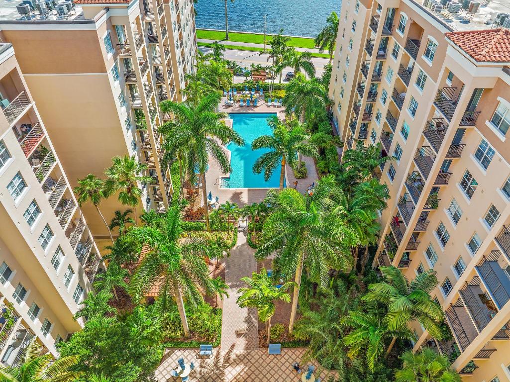 FLAGLER POINTE CONDO - Residential