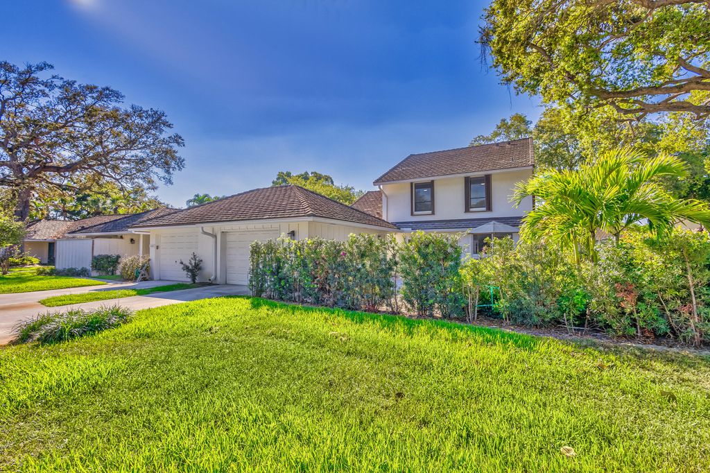Photo of 11433 Shady Oaks Lane, North Palm Beach, FL 33408 (MLS # R10995654)