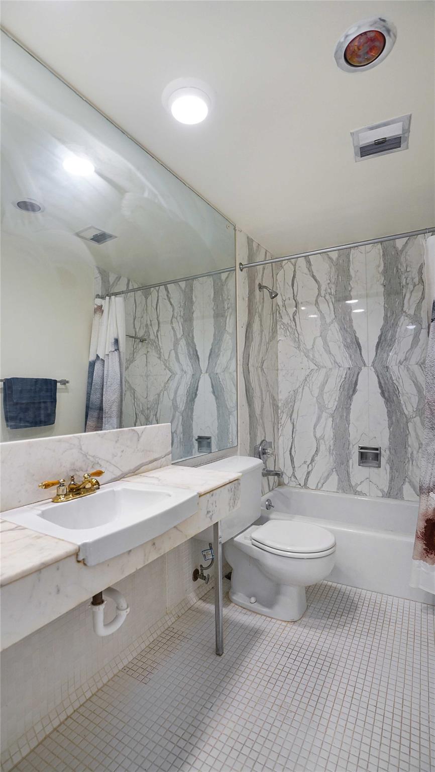 CORAL RIDGE TOWERS SOUTH - Residential