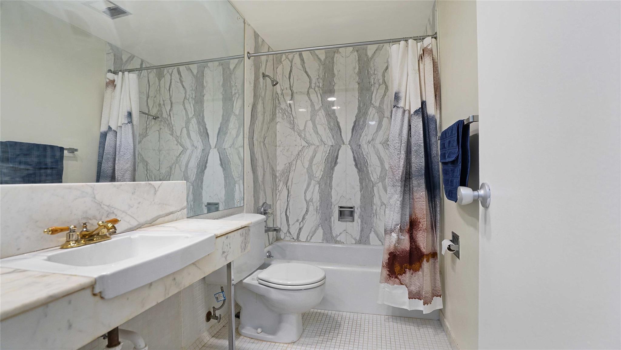CORAL RIDGE TOWERS SOUTH - Residential