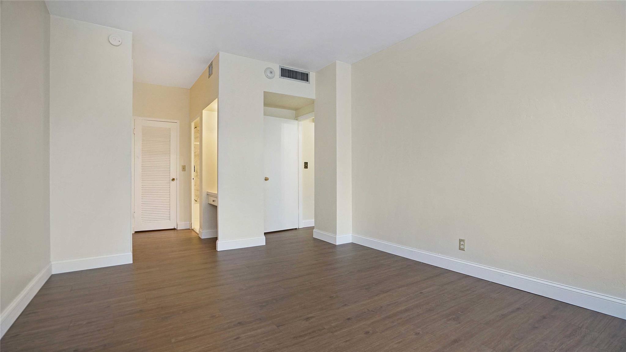 CORAL RIDGE TOWERS SOUTH - Residential